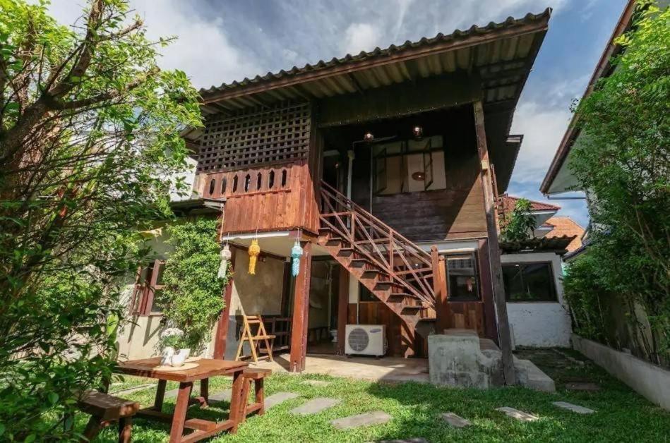 Nearthepark Backpack House Hostel Csiangmaj Kültér fotó
